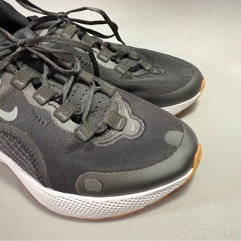 Nike Black and Gray React Escape Run 2 Running Shoes - Picture 9 of 11